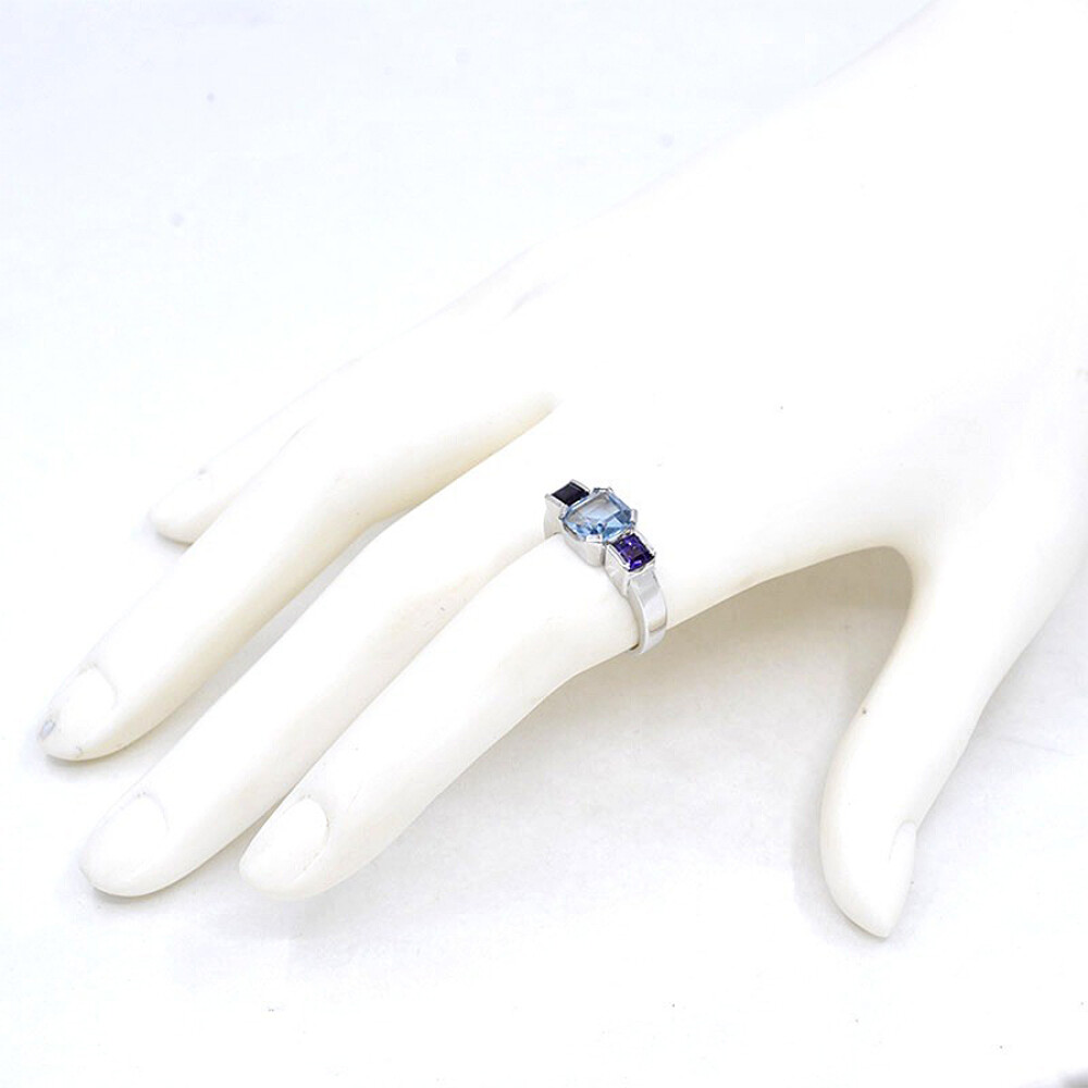 Anillo En Oro 18K Blanco, Amatistas Y Topacio Anillo En Oro 18K Blanco, Amatistas Y Topacio
