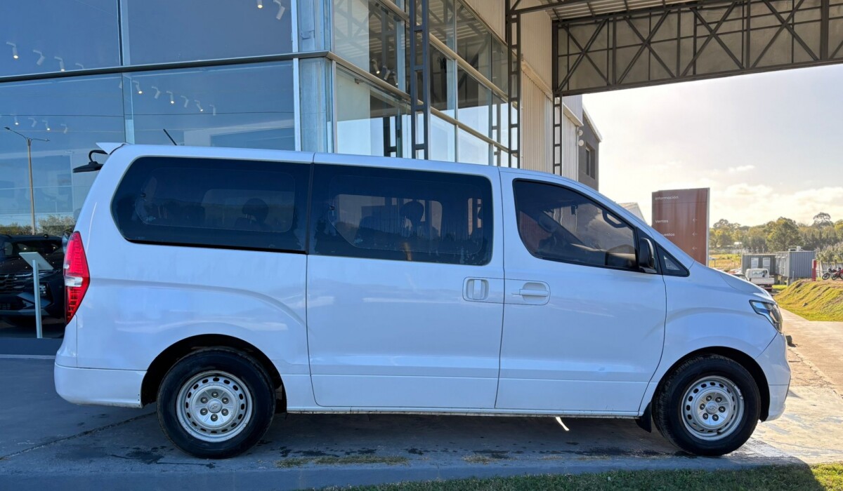 Hyundai H1 12Plz Minibus Diesel - 2019 Hyundai H1 12Plz Minibus Diesel - 2019