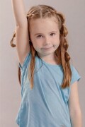 Remera Deportiva para Niñas. Celeste