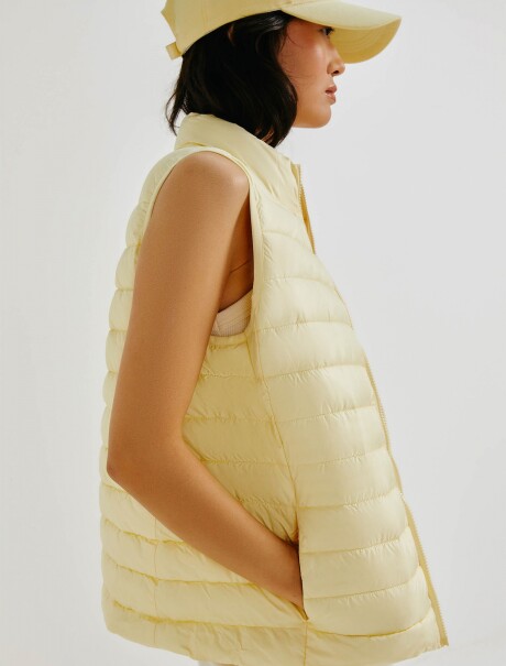 CHALECO PUFFER CON BOLSILLOS VERDE
