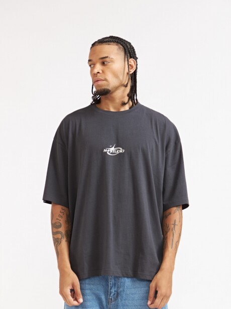 REMERA BOXY METAL GRIS
