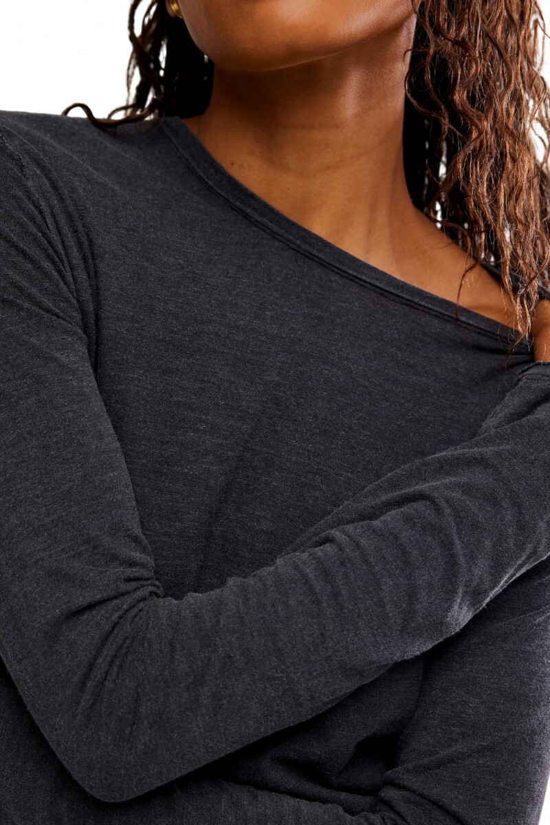 CAMISETA NOVA ML Negro