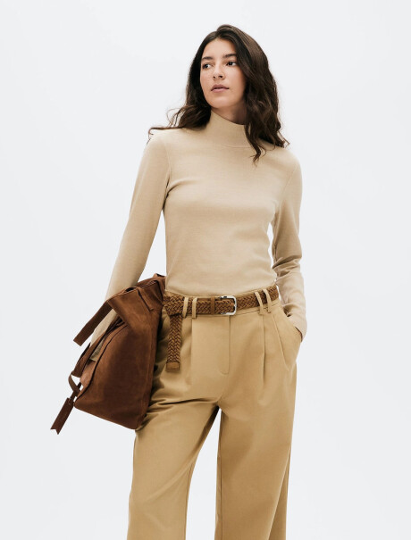 POLERA BÁSICA CON ELASTANO BEIGE