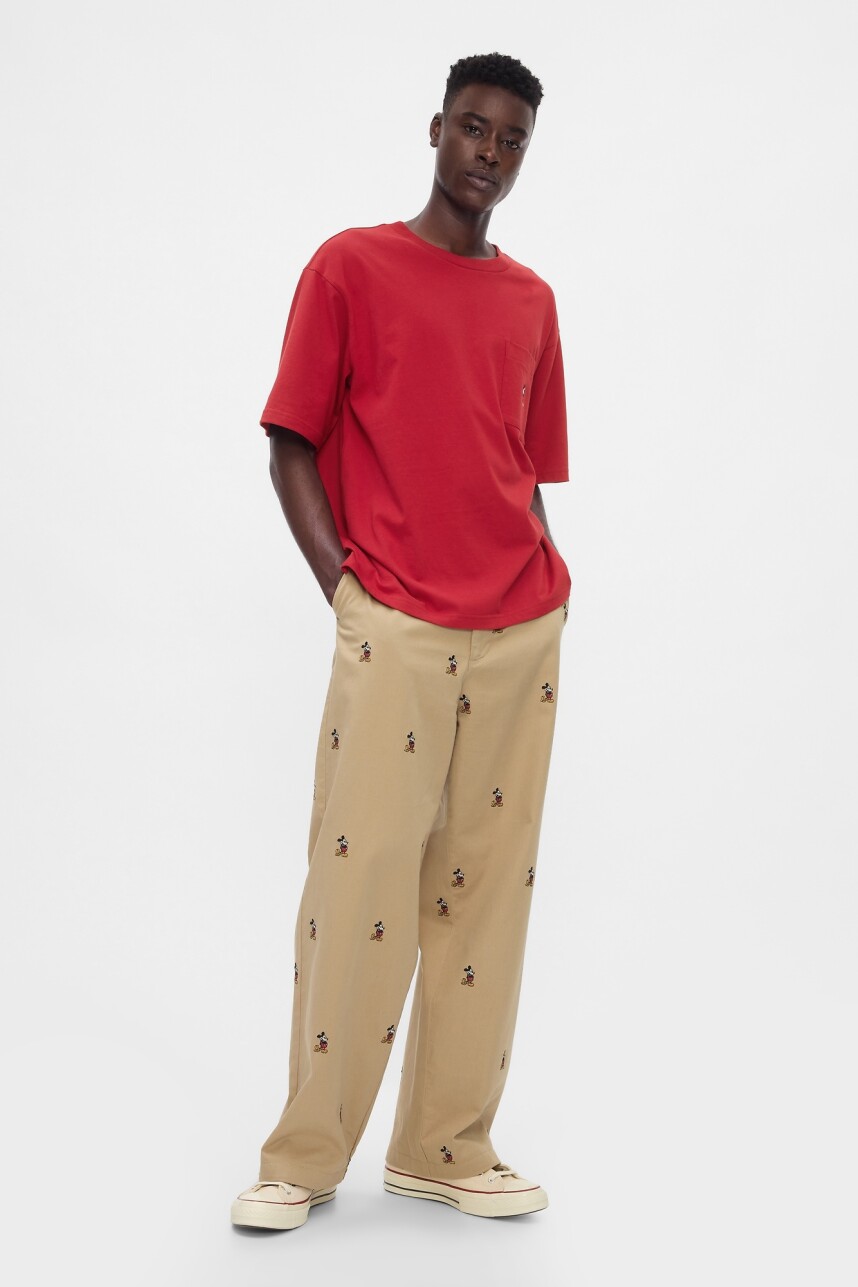 Remera Con Bolsillo Disney Hombre Sled
