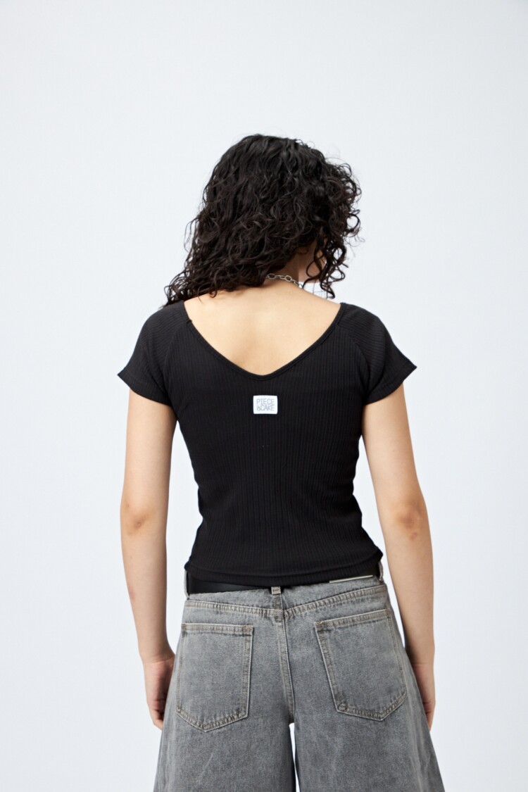 REMERA GEMMA Negro