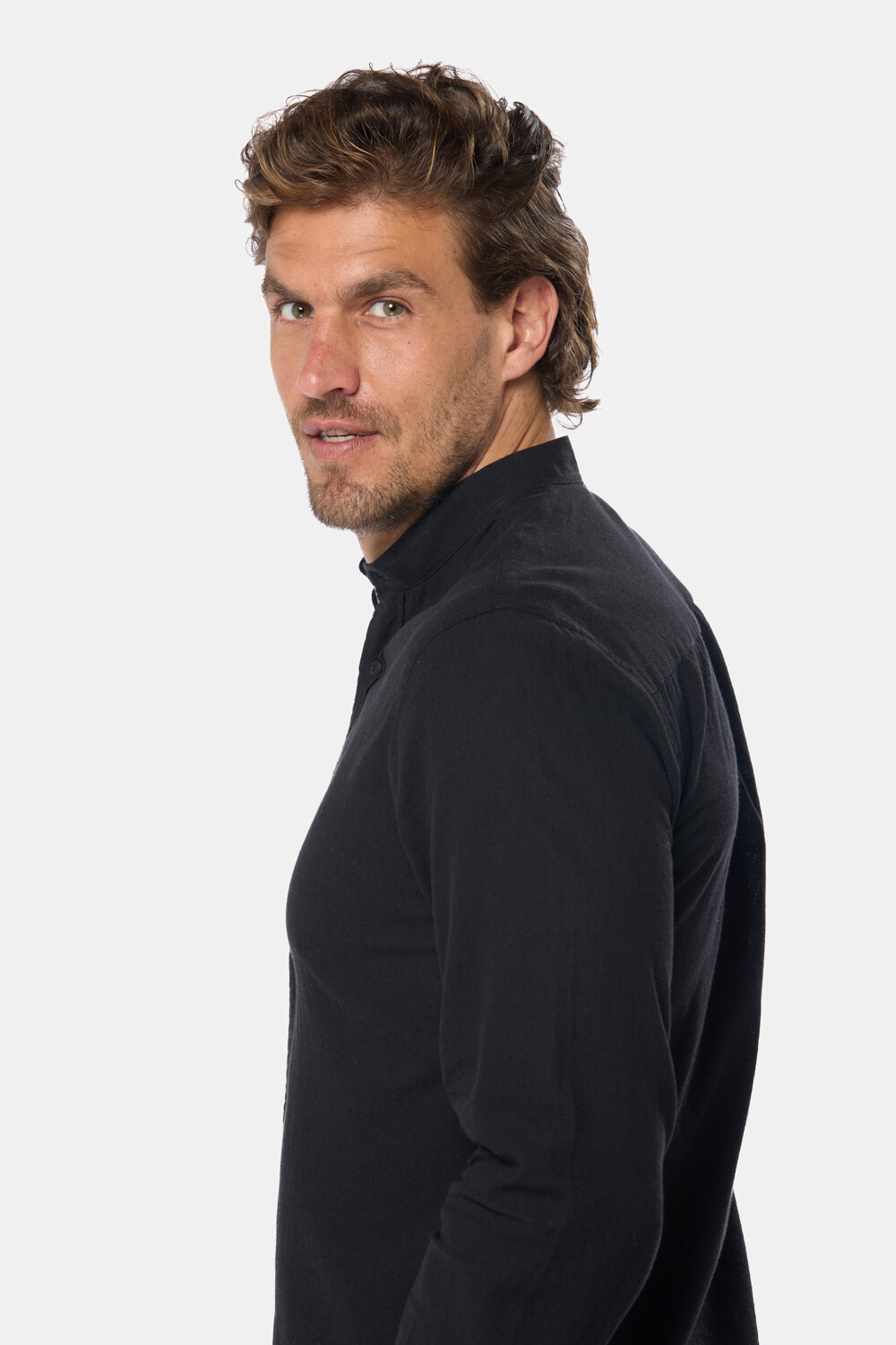 CAMISA DE LINO CUELLO MAO Negro