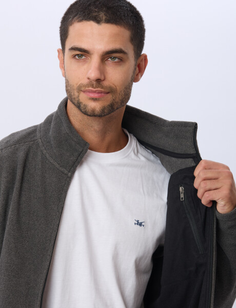 CAMPERA POLAR TEXTURADO LIVIANA Gris