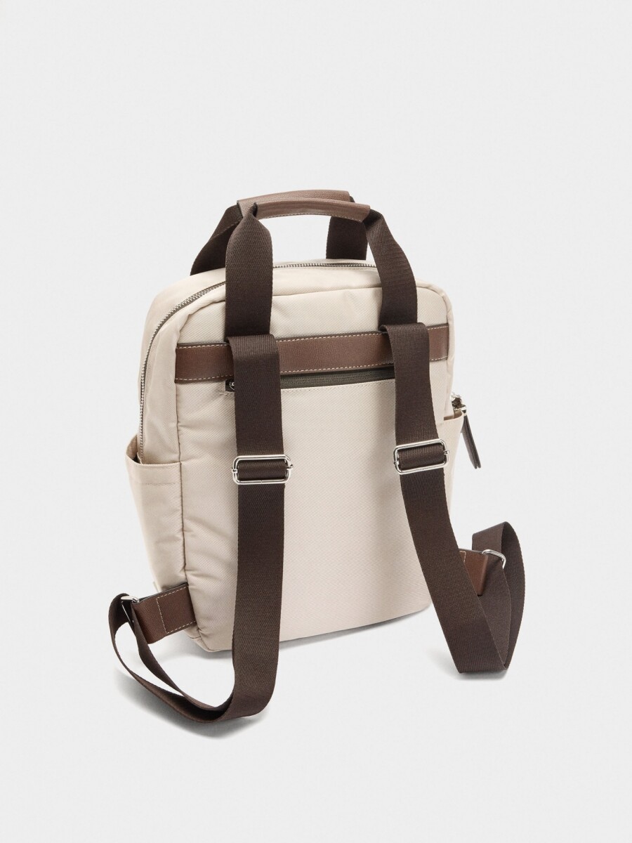 Mochila De Nylon Con Colgante crudo