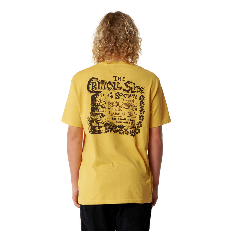 Remera Critical Slide Tiki - Mostaza Remera Critical Slide Tiki - Mostaza