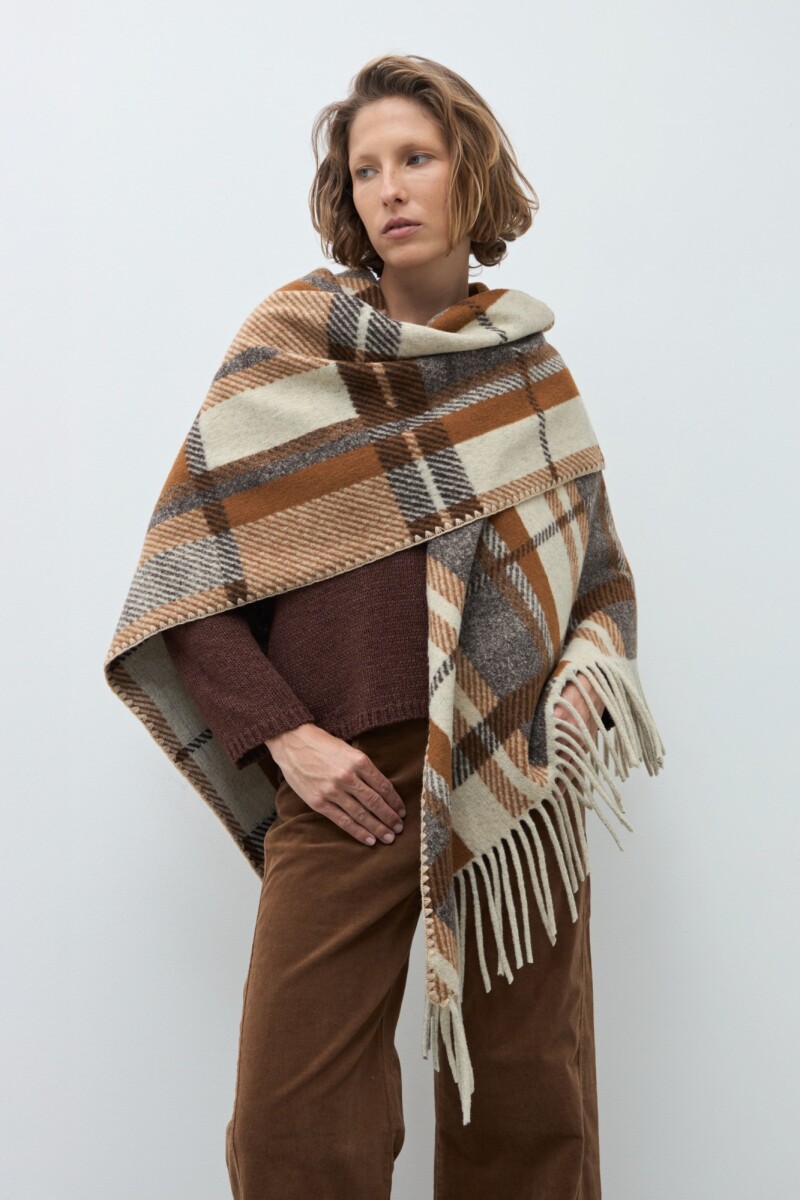 Ruana a cuadros lacre