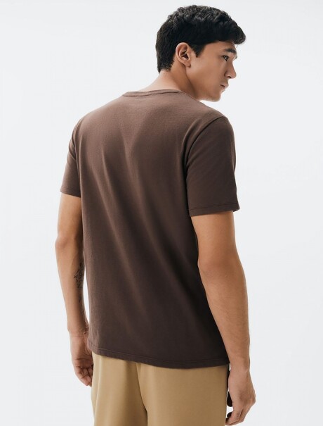 CAMISETA BÁSICA MANGA CORTA MARRÓN