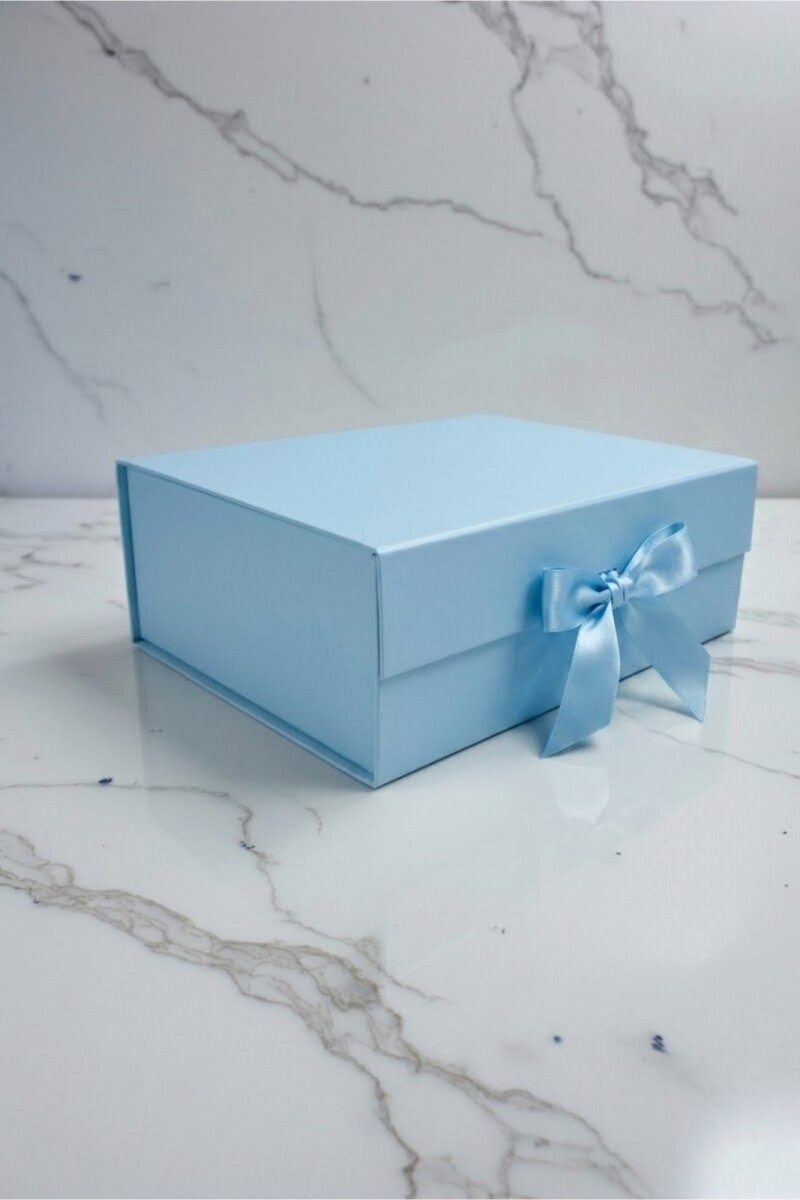 Caja Rigida Plegable con iman 24,5x33x12 cm - CELESTE 
