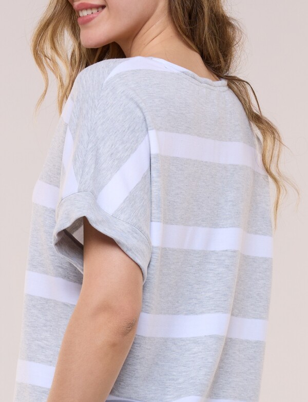 Remera Marinera Escote V GRIS