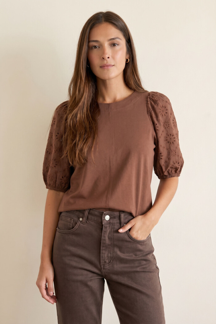 Remera Manga Globo Broderie Moca