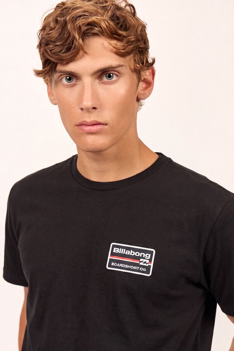 REMERA NEW WALLED TEE J-negro