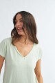 Remera escote en V MENTA