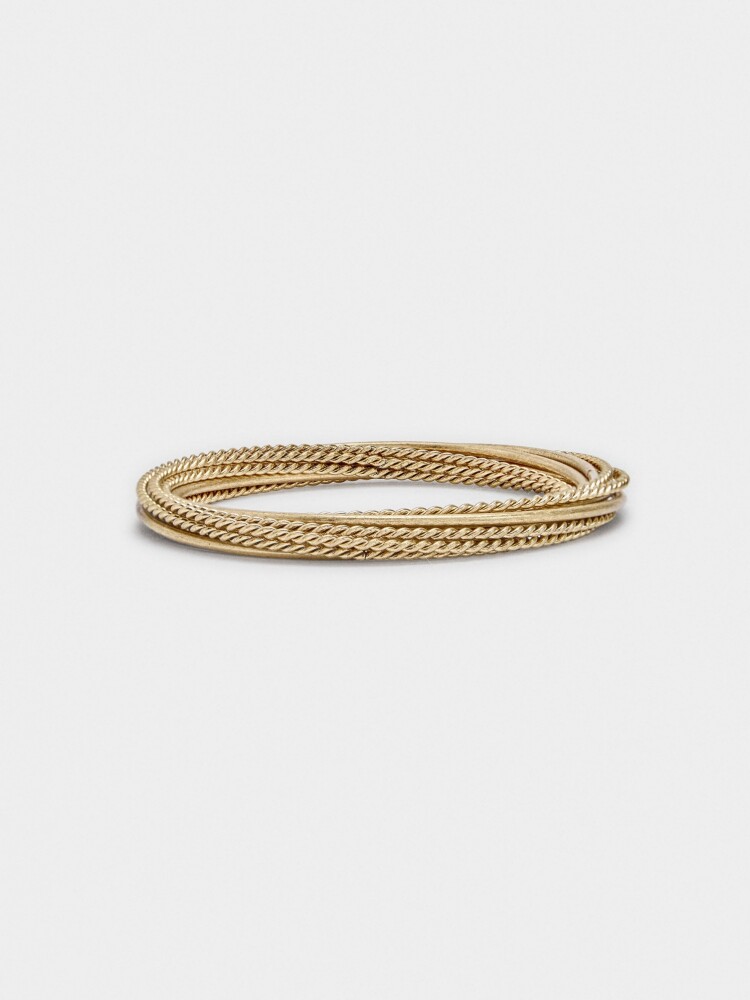 Set De Pulseras Lisas Y Entrelazadas dorado