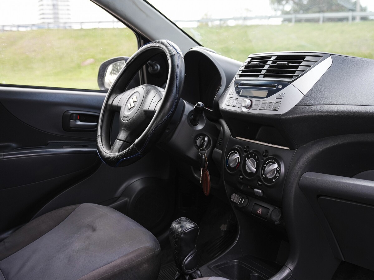 Suzuki Celerio GLX EXCELENTE ESTADO! | Permuta / Financia Suzuki Celerio GLX EXCELENTE ESTADO! | Permuta / Financia