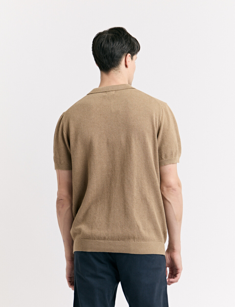 520576 REMERA HARRY Camel