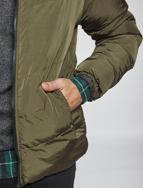Campera nylon verde