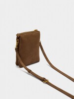 Bolso Bandolera Con Textura Y Tachuelas taupe