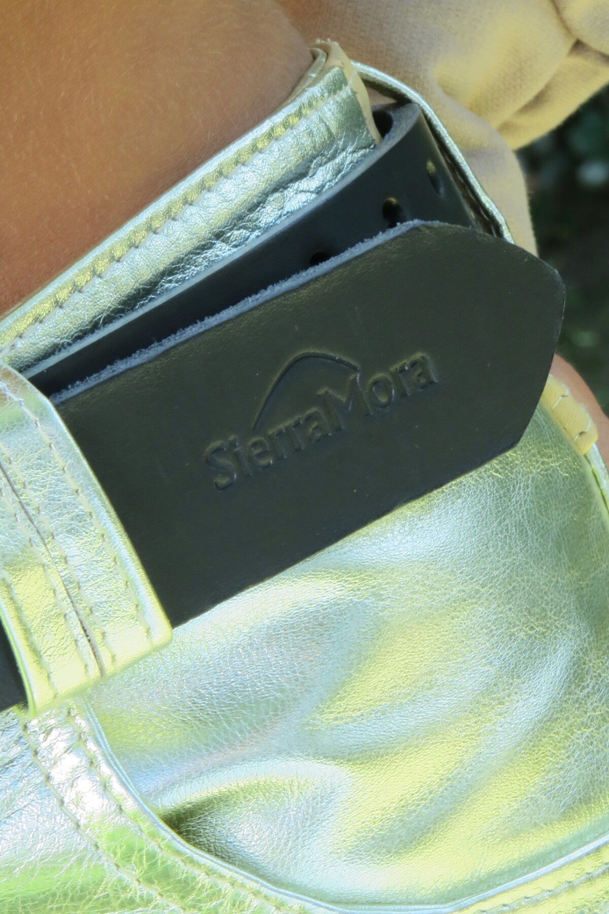 Cinturón Hole Negro Hebilla Plateada