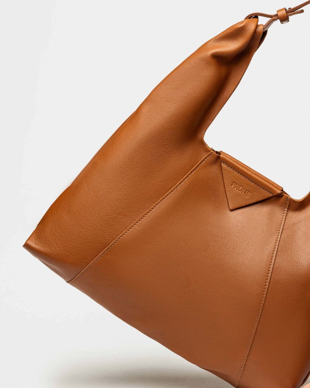 Cartera al hombro The Shopping en cuero graneado Marron