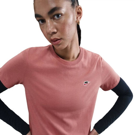 Remera Nike Sportswear Wo de Mujer Rosado