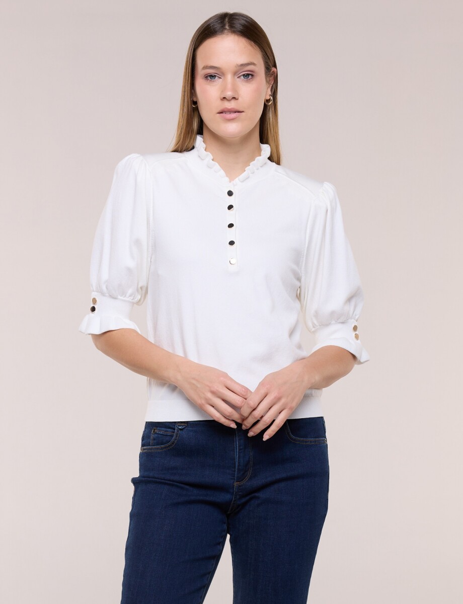 Buzo Cuello Alto Con Volado Y Botones - Blanco 