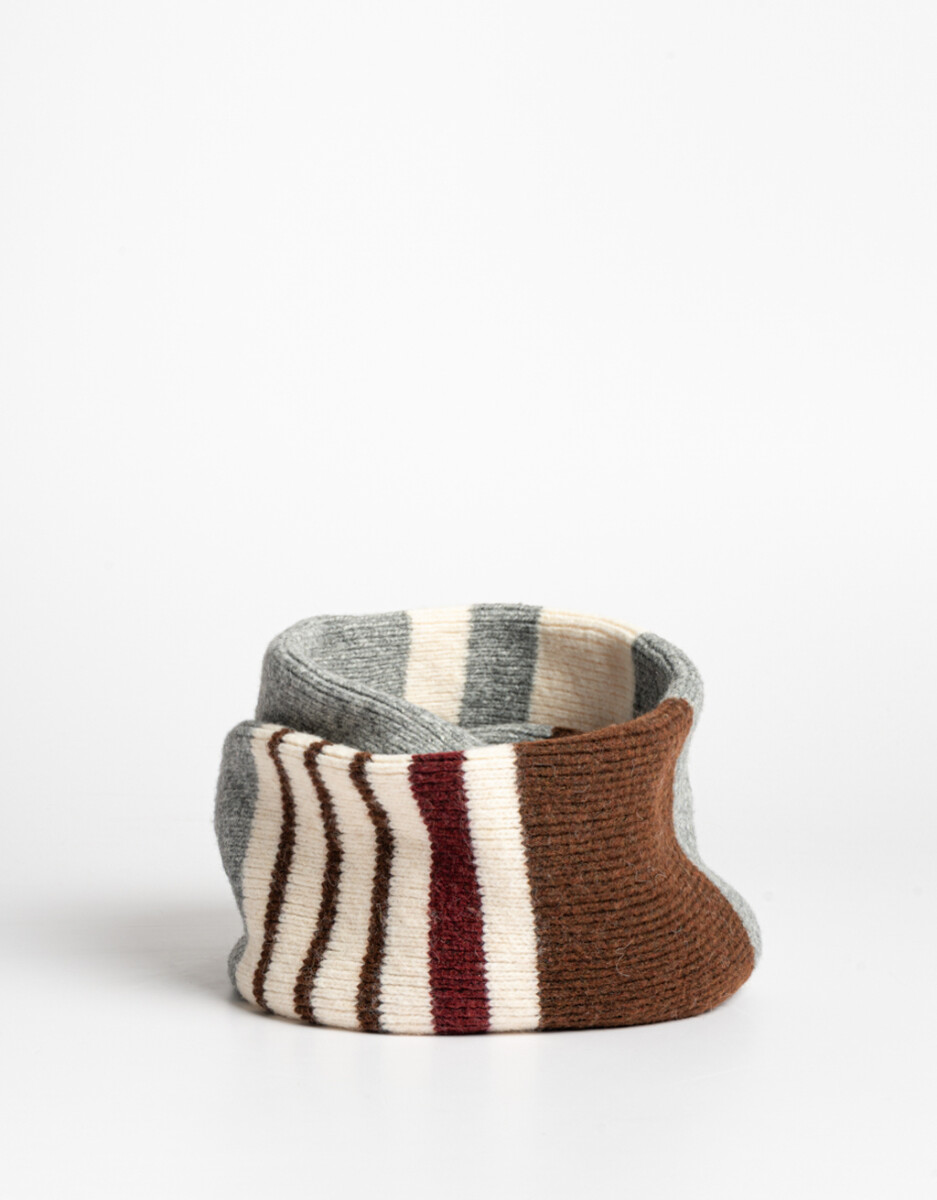 Cuello Doble Rayado 