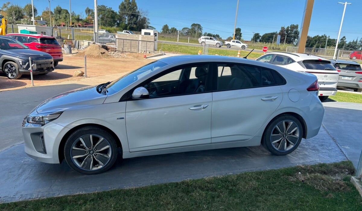 Hyundai Ioniq Safe (extra) - 2018 Hyundai Ioniq Safe (extra) - 2018