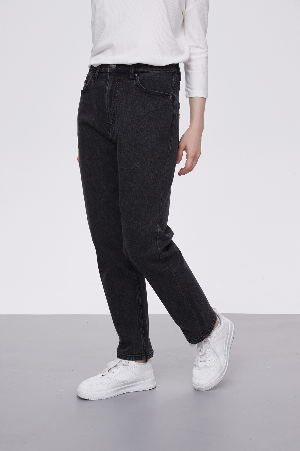 Pantalon Jeaniu Gris Oscuro