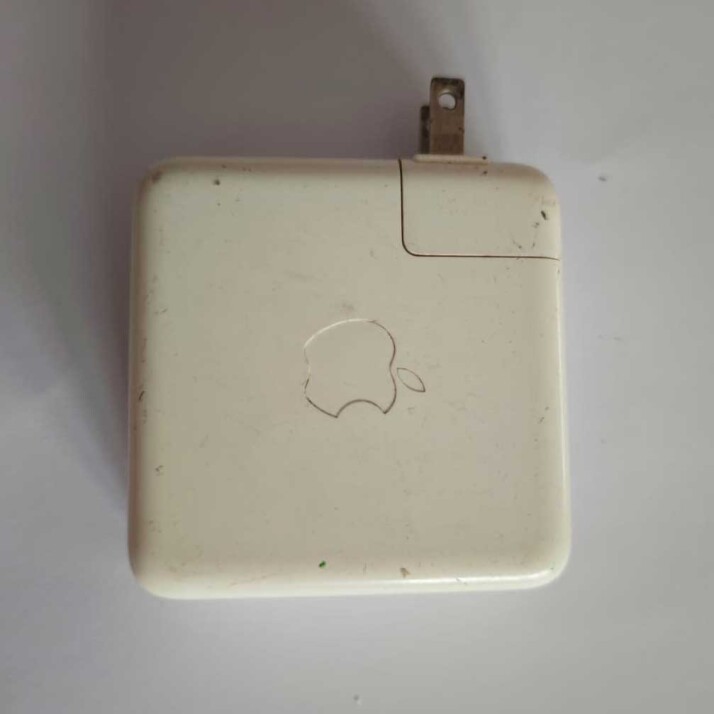 MacBook Pro 13″ 2017 - 8 GB RAM 500 GB SSD MacBook Pro 13″ 2017 - 8 GB RAM 500 GB SSD