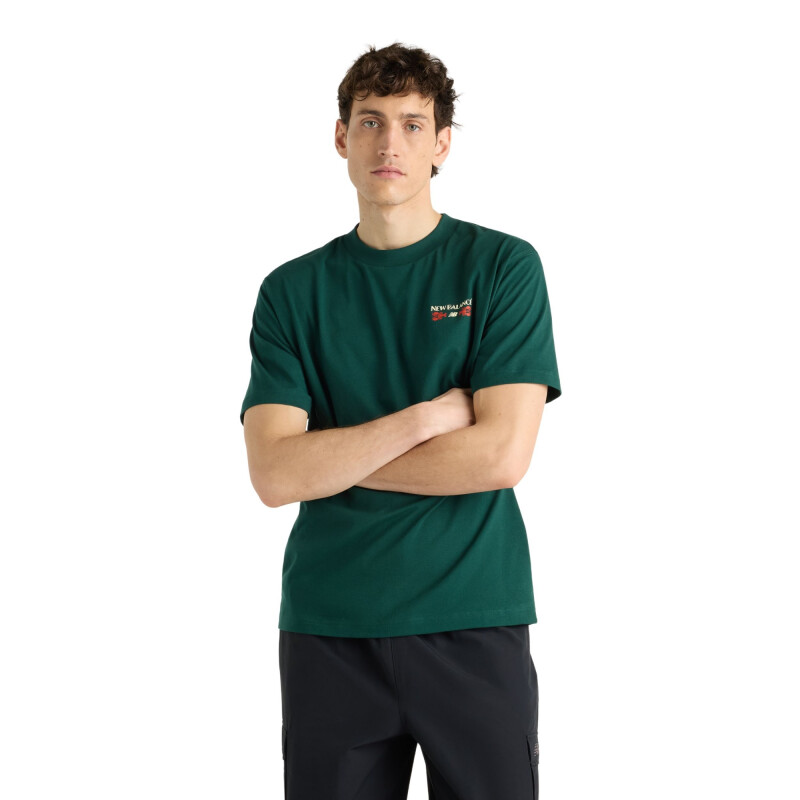 Remera New Balance Grab a Bite Boston Hombre MT62S7YPNOG Verde