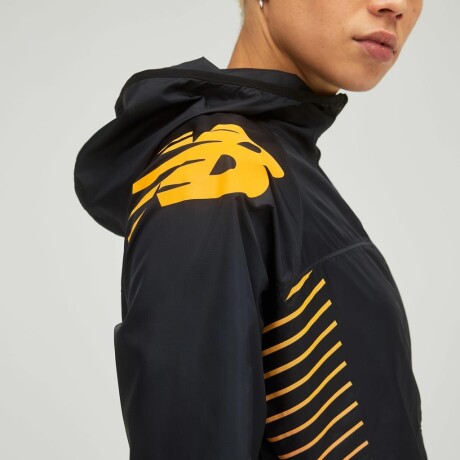 Campera New Balance de Dama - Accelerate - WJ21227BM BLACK