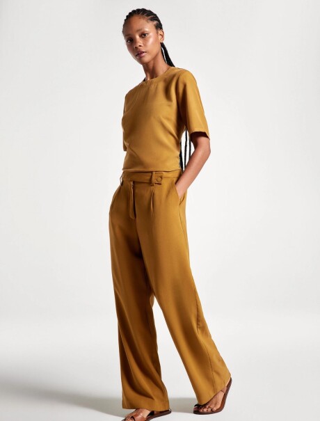 PANTALÓN RECTO DE TIRO ALTO MARRÓN