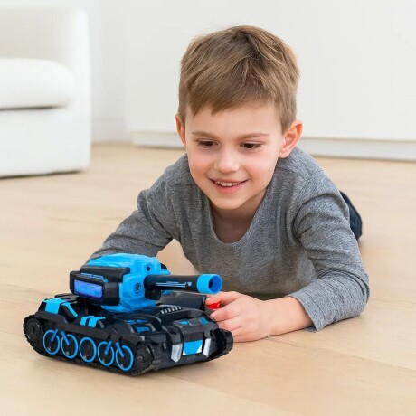 Tanque a control remoto azul lanza hidrogel Tanque a control remoto azul lanza hidrogel