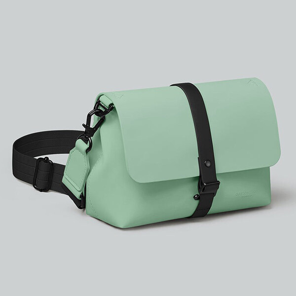 Bandolera Gastón Luga 1,9L Impermeable Con Correa Ajustable Verde 1