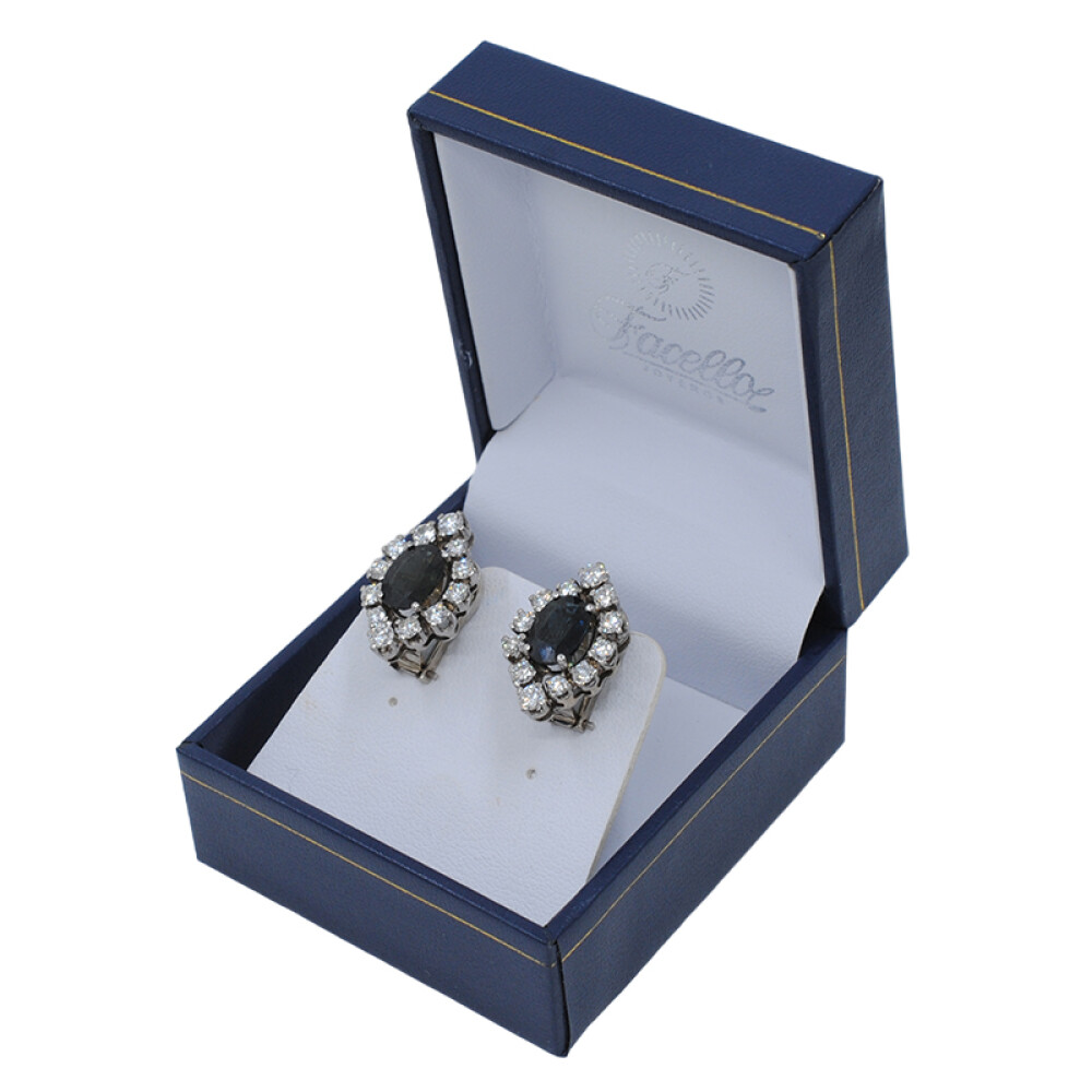 Par de caravanas oro 18k, zafiros azules y brillantes Par de caravanas oro 18k, zafiros azules y brillantes