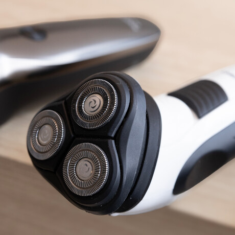 afeitadora 3 cuchillas modelo sport COLOR UNICO