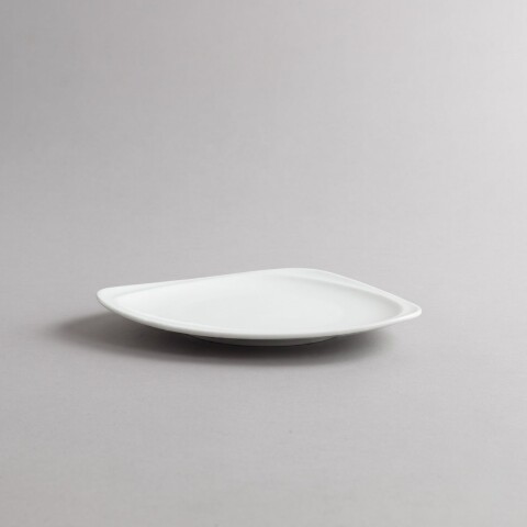 Plato Postre Irregular 17 x 16cm Royal Porcelain | Por Unidad Plato Postre Irregular 17 x 16cm Royal Porcelain | Por Unidad