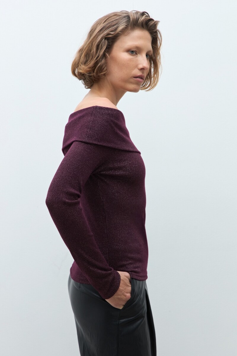 Blusa escote bardot ciruela