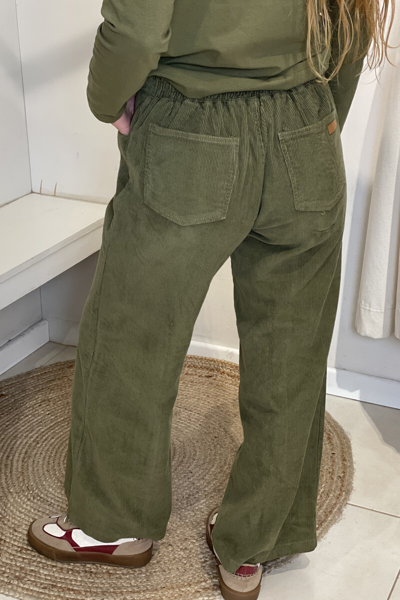 Pantalon cotidiano Verde