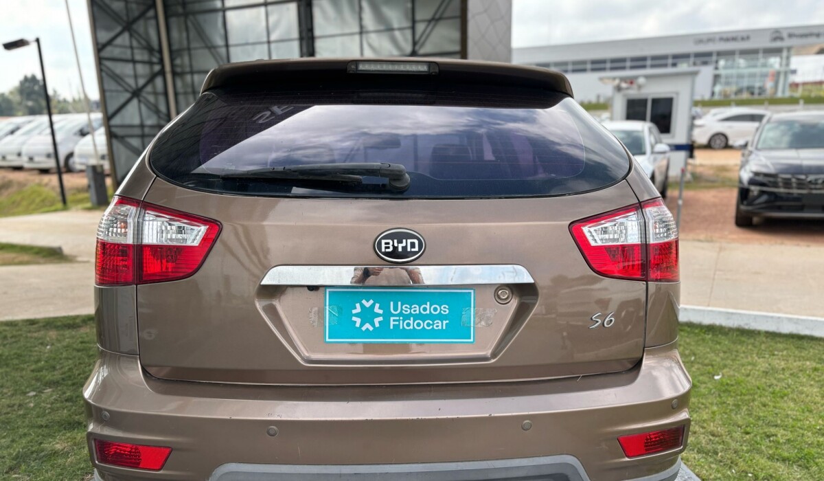BYD S6 GSI 2,0 MT - 2014 BYD S6 GSI 2,0 MT - 2014