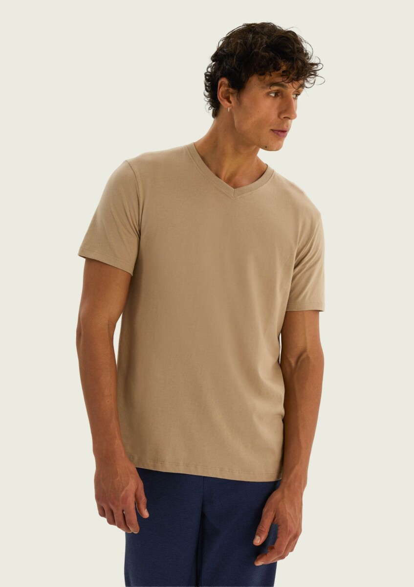 CAMISETA BÁSICA WORLD CUELLO EN V - T-SHIRT MM MASC 