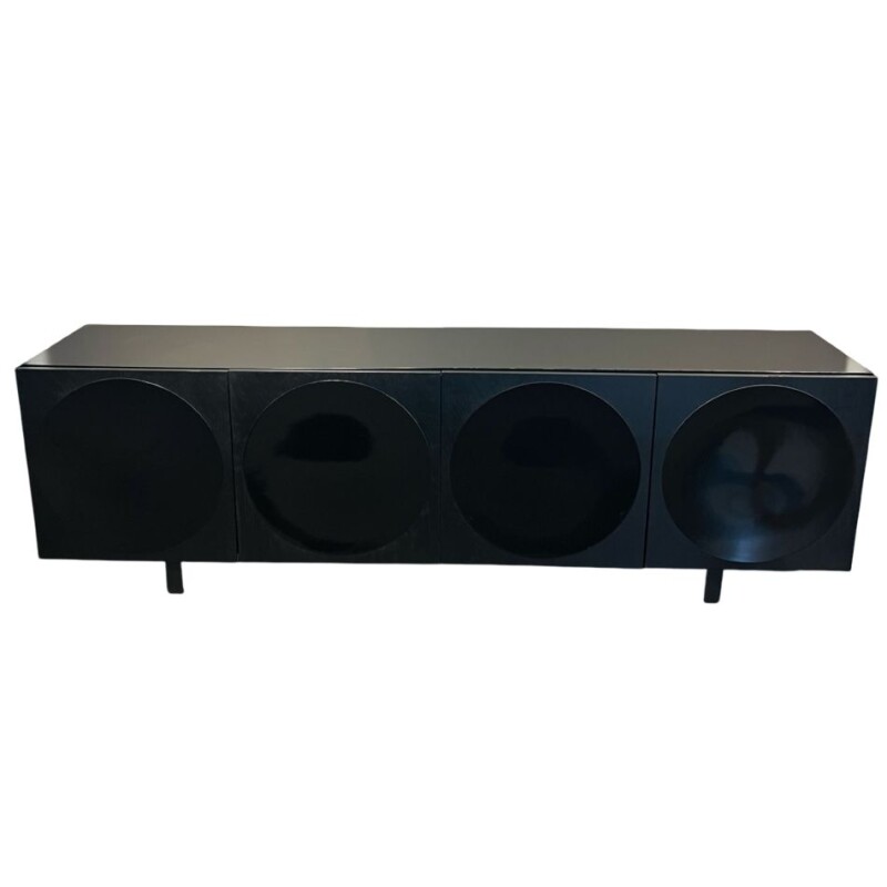 Vajillero de 4 puertas 2.40mts - Color negro - Producto con detalles. Vajillero de 4 puertas 2.40mts - Color negro - Producto con detalles.