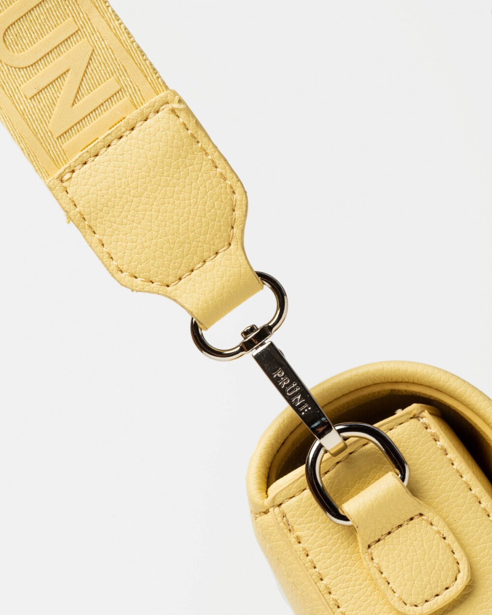 Bandolera Air en efecto cuero graneado Amarillo