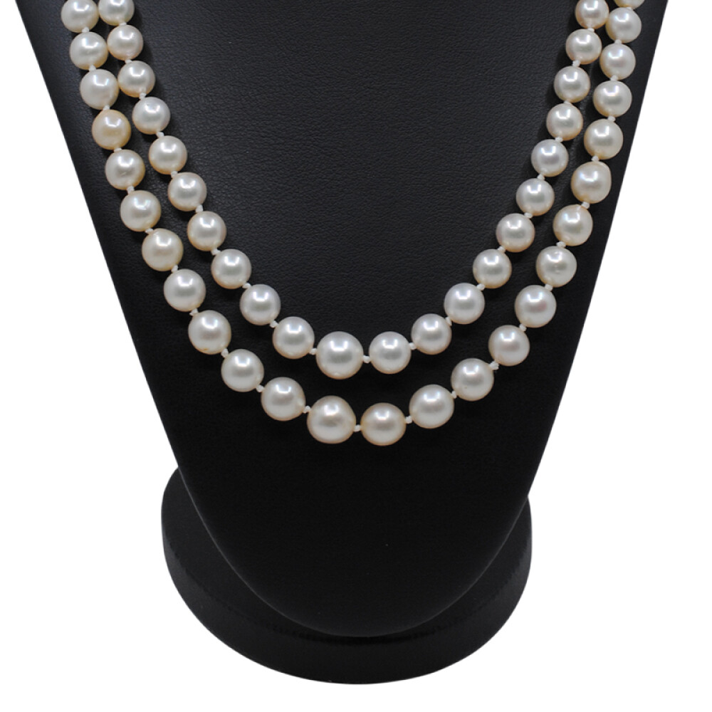 Collar perlas de cultivo dos vueltas con broche oro 18k blanco, brillantes y esmeraldas Collar perlas de cultivo dos vueltas con broche oro 18k blanco, brillantes y esmeraldas