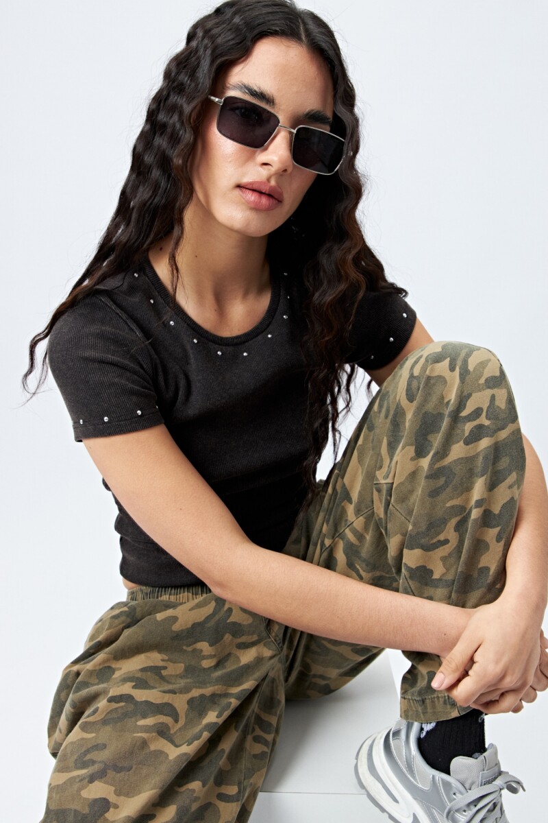 REMERA AMITIA - Negro 