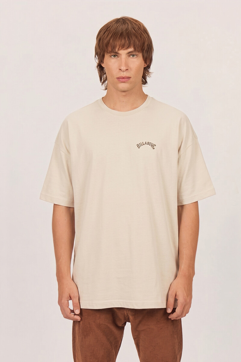 REMERA ARCH EMB OVER TEE 6-beige
